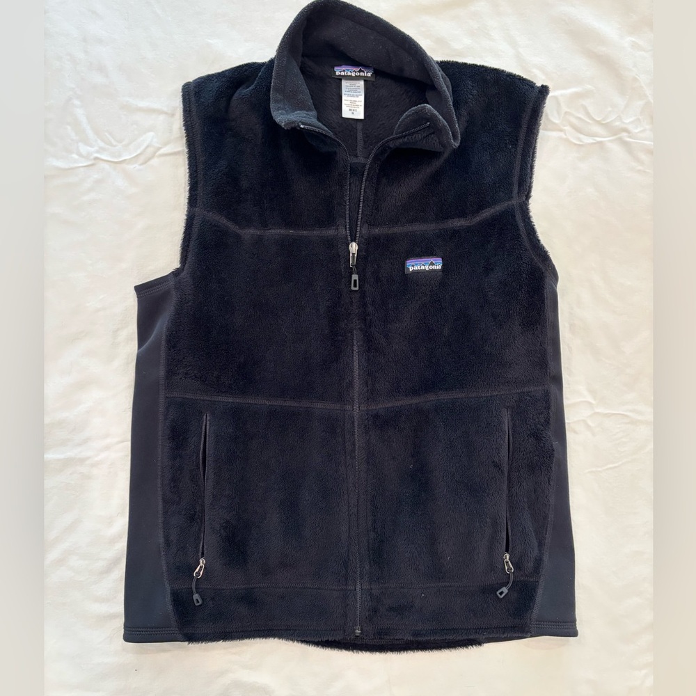Patagonia men’s vest. Black size medium. Polartec.